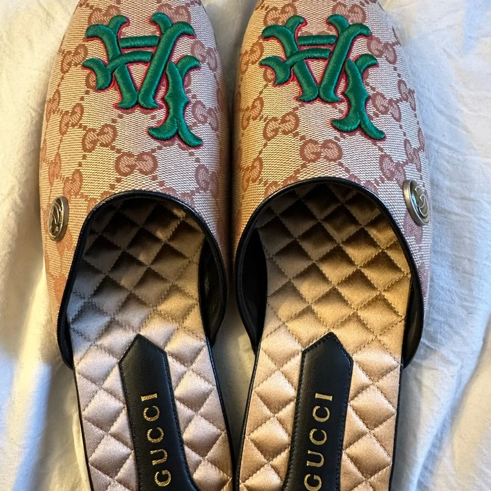SOLD!!! GUCCI X LA DODGERS Monogram Mules with  LA GUCCI x MLB NEW BOX & COVER - Picture 10 of 16